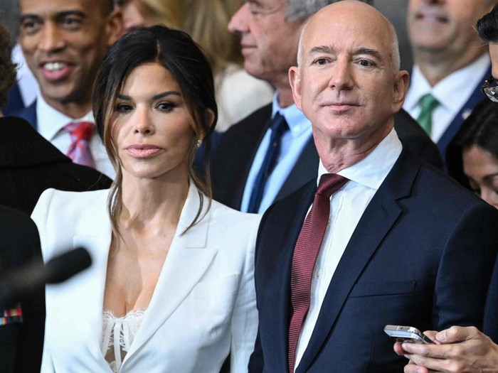 Amazon Bongkar Tarif, Trump Vs Bezos: Perang Harga Memanas