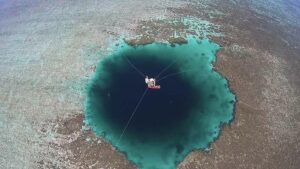 Lubang Biru Terdalam: Misteri Samudra yang Belum Terpecahkan