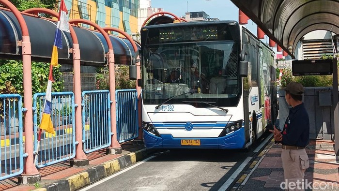 Sensasi Naik TransJakarta: Blok M - Alam Sutera, Perjalanan Epic!