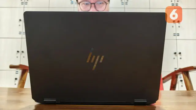 OmniBook Ultra Flip 14: Laptop Tipis, Performa Tangguh, Siap Kerja