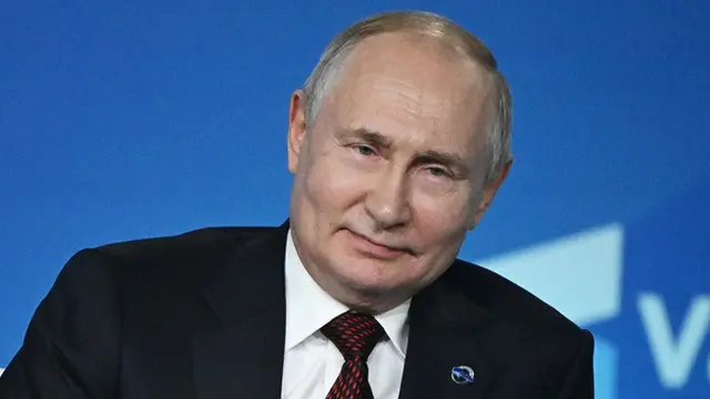 Putin Luncurkan Aplikasi Chat Baru: Saingan WhatsApp & Telegram?