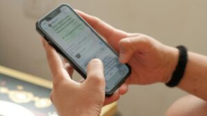 Rahasia WhatsApp: Hilangkan Status Online, Mudah Sekali!