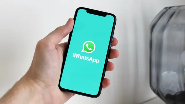 WhatsApp: Perang Iran-Israel, Rahasia Terungkap di Chat?