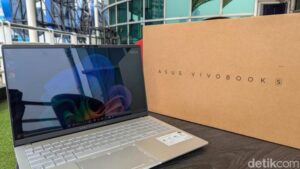 ASUS Vivobook S15 OLED: Snapdragon X Elite, Performa Cepat Memukau